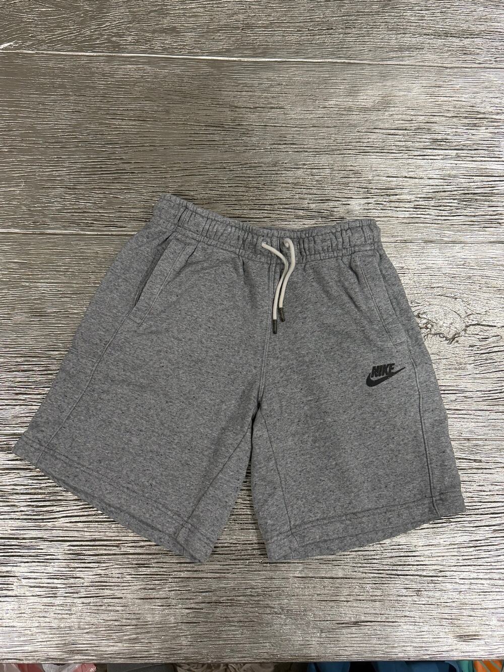 Nike boys size XL Sportswear Club Fleece Shorts Gray